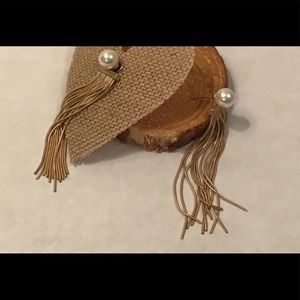 Rose gold pearl dangle earrings.  Never worn.